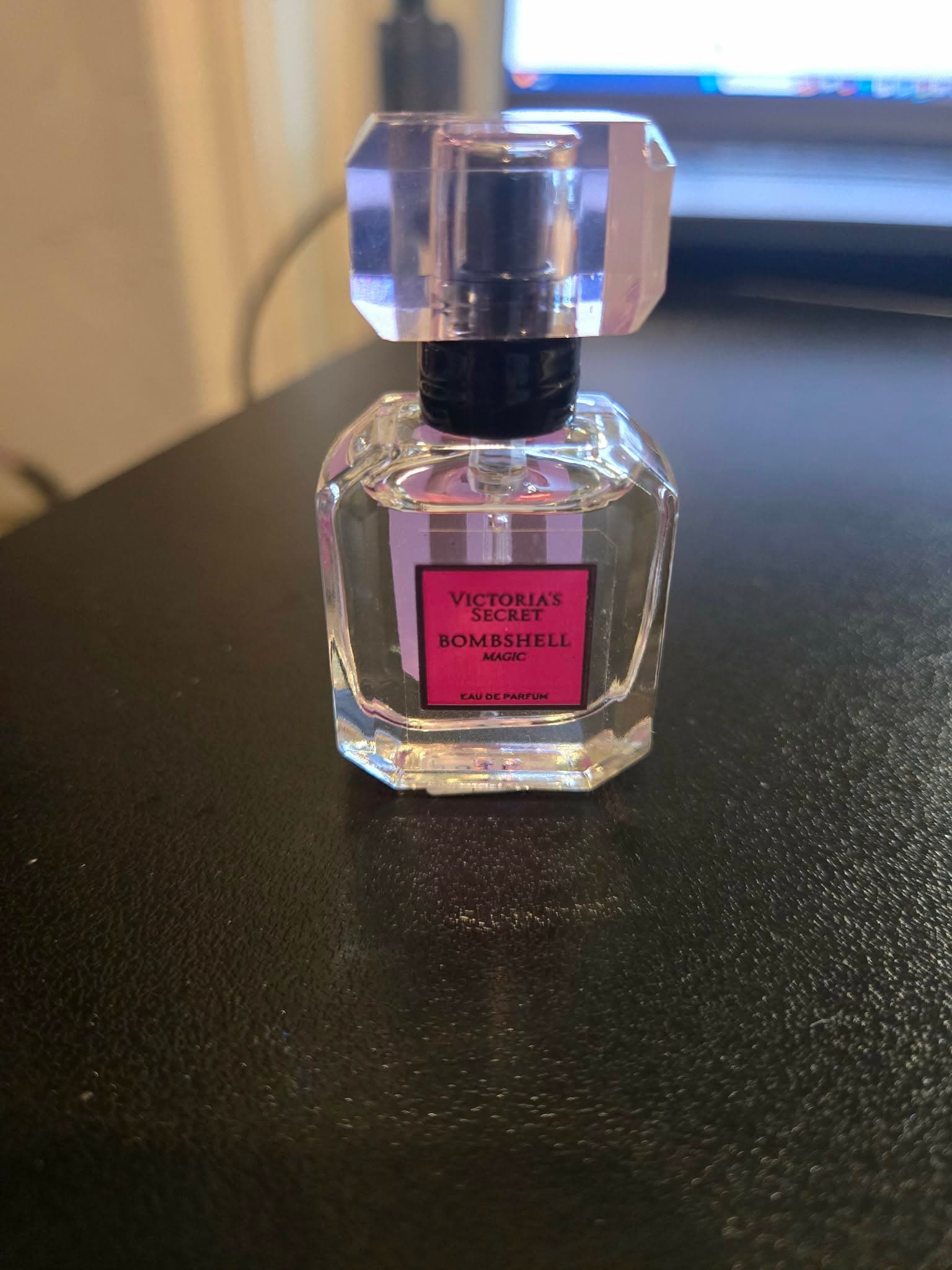 Victoria Secret Bombshell Magic Eau De Parfum Spray Unboxed - 0.25 FL OZ / 7.5 ML - Image 1