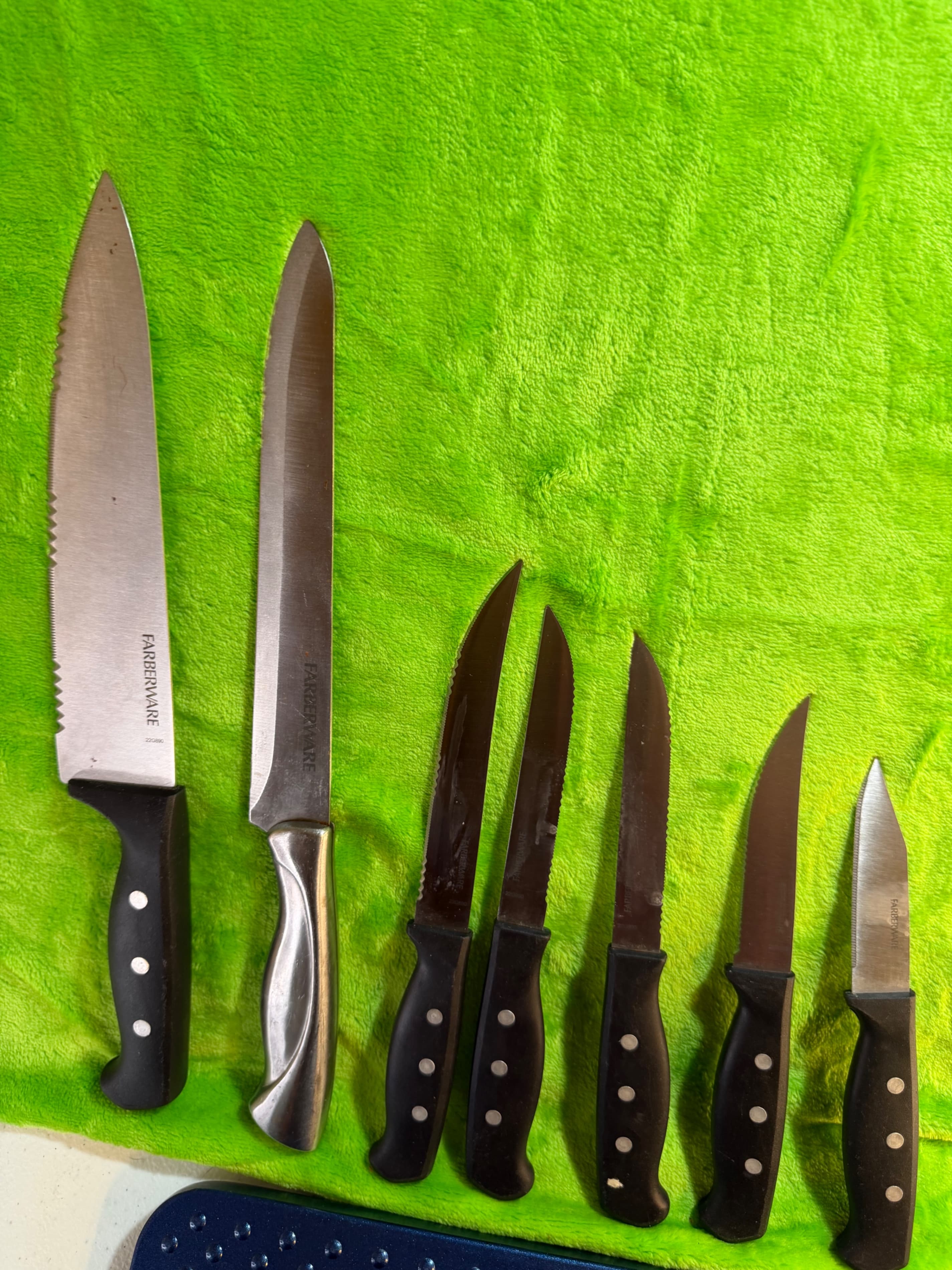 Farberware Knife Set with Black Handles and Stainless Steel Blades - Thumbnail 6