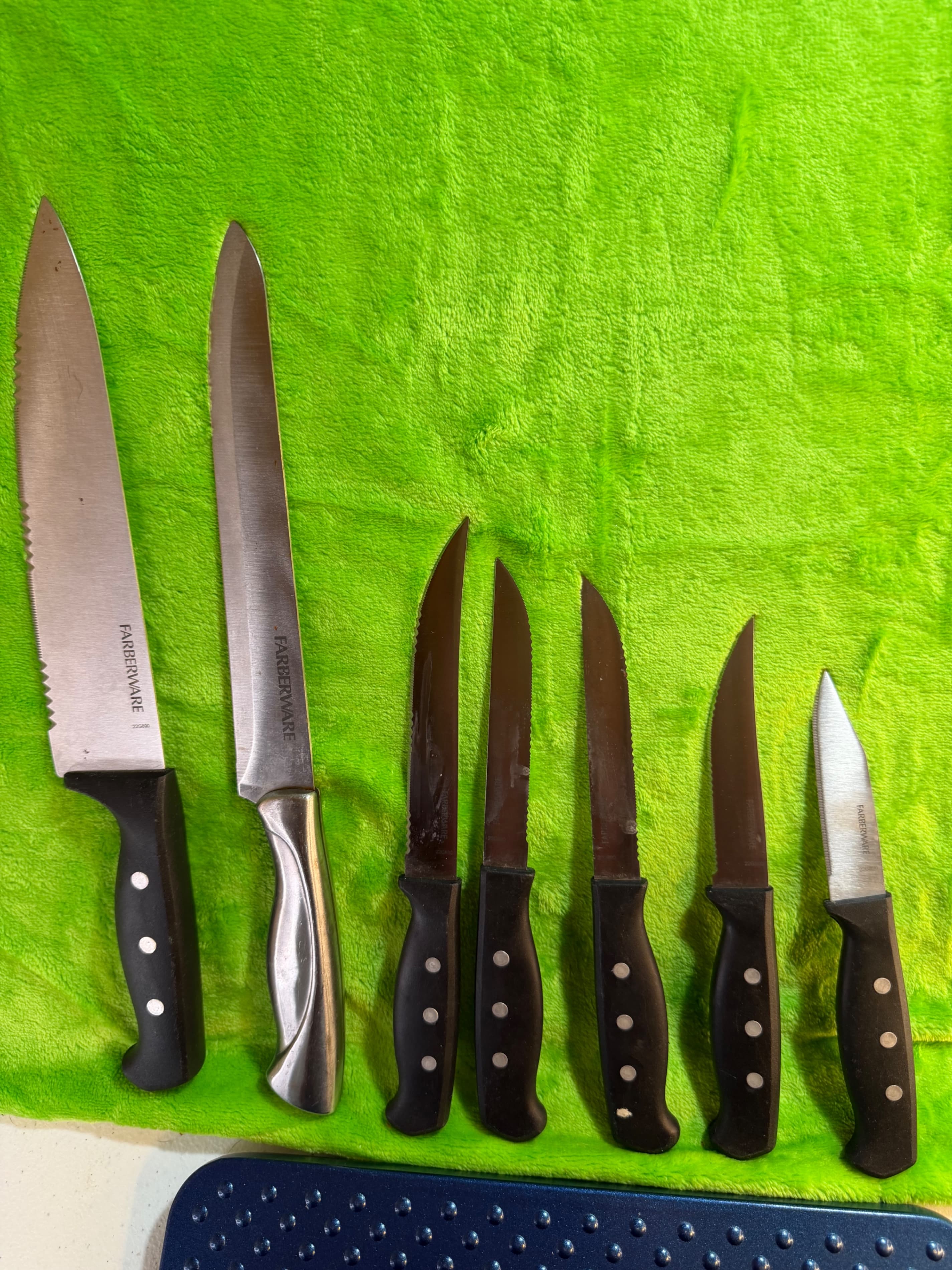 Farberware Knife Set with Black Handles and Stainless Steel Blades - Image 1