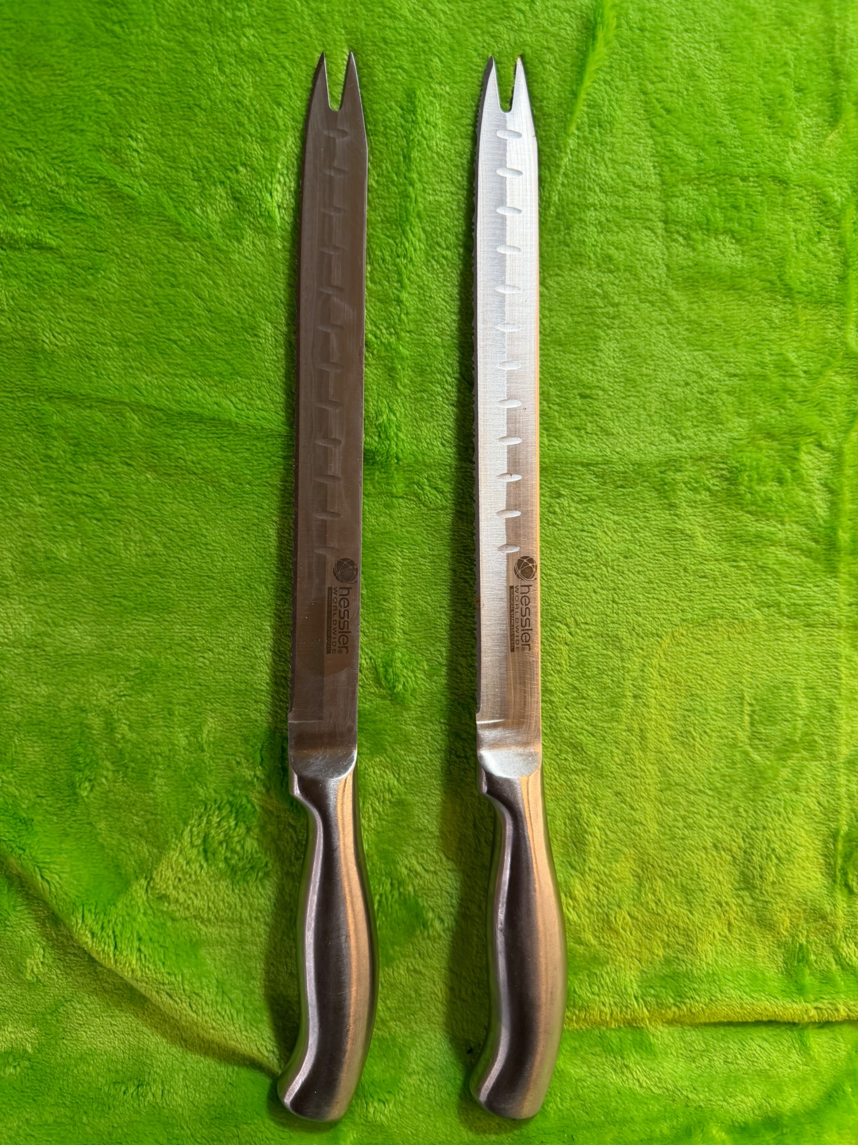 Hessler Worldwide Stainless Steel Carving Forks Set with Serrated Blades - Image 1
