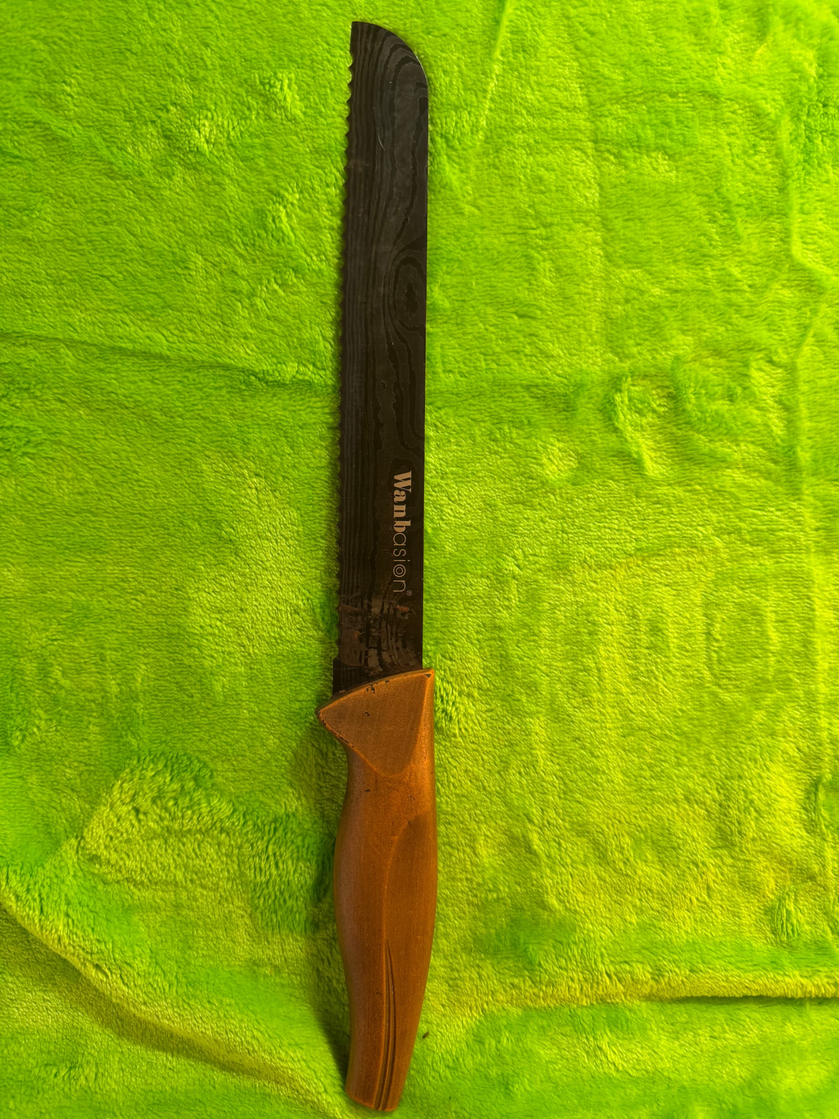 Wanbosi Serrated Bread Knife with Wooden Handle - Image 1