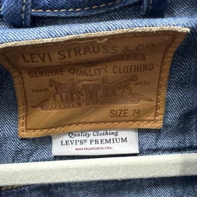 levis blue denim jacket size M shirt - Thumbnail 2