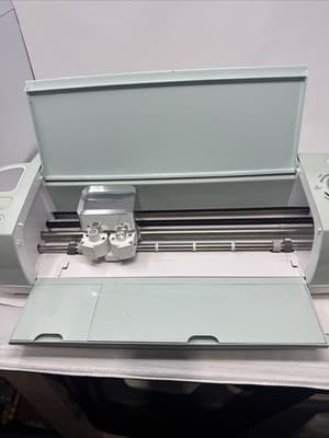 Cricut Explore Air 2 Electronic Die Cutting Machine with Power Adapter - Thumbnail 4