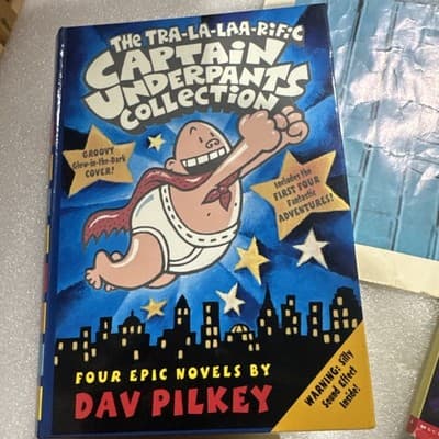 Captain Underpants: The Tra-la-Laa-Rific Bks. 1-4, Collection Set Dav Pilkey +2 - Thumbnail 2