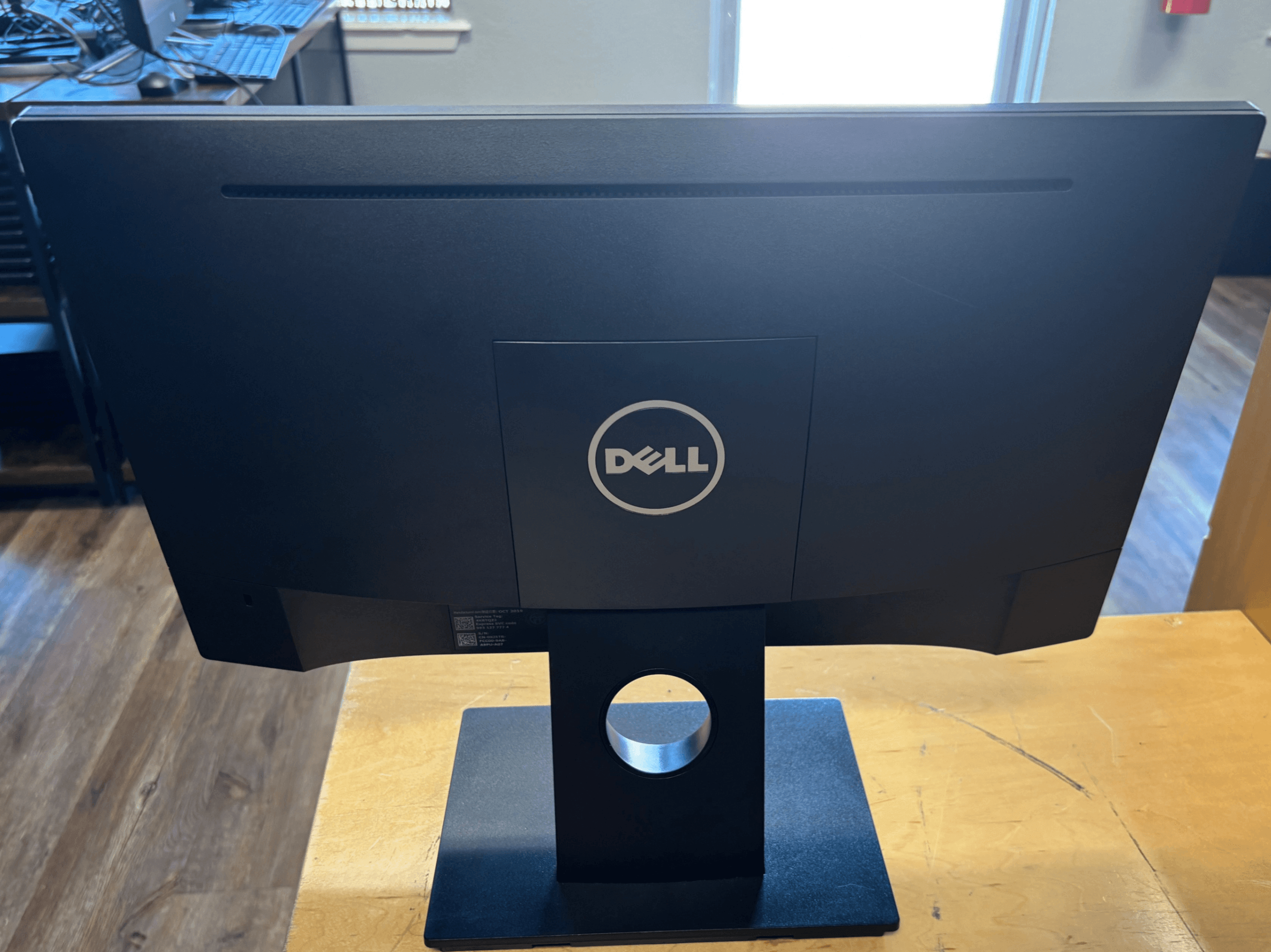 Dell Monitor 19-Inch - Thumbnail 2