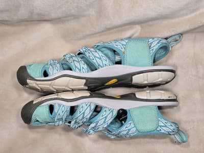 KEEN Teal Outdoor Sandals with bungee cord closures Waterproof Slip on Shoe 7.5 - Thumbnail 6