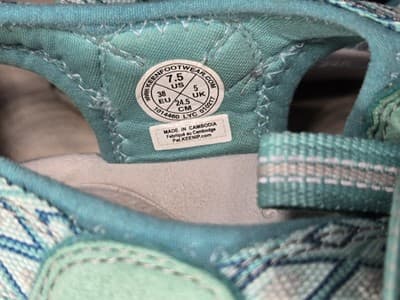 KEEN Teal Outdoor Sandals with bungee cord closures Waterproof Slip on Shoe 7.5 - Thumbnail 4