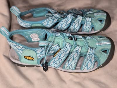 KEEN Teal Outdoor Sandals with bungee cord closures Waterproof Slip on Shoe 7.5 - Thumbnail 3
