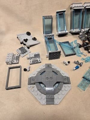 LEGO Marvel Iron Man Hall of Armor Lot - 5 Suits + Audi R8 - PLEASE READ - Thumbnail 4