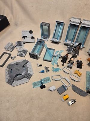 LEGO Marvel Iron Man Hall of Armor Lot - 5 Suits + Audi R8 - PLEASE READ - Thumbnail 3