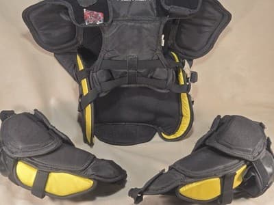CCM Premier Hockey Goalie Shoulder Pads-Size Jr-G-TG -L/XL - Thumbnail 8