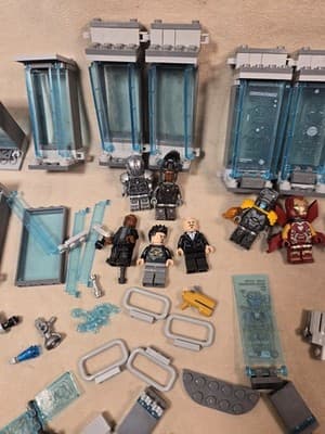 LEGO Marvel Iron Man Hall of Armor Lot - 5 Suits + Audi R8 - PLEASE READ - Thumbnail 6