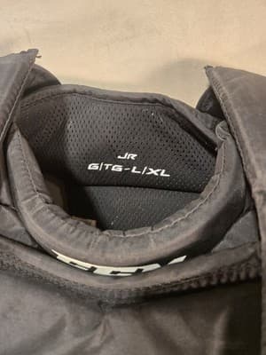 CCM Premier Hockey Goalie Shoulder Pads-Size Jr-G-TG -L/XL - Thumbnail 2