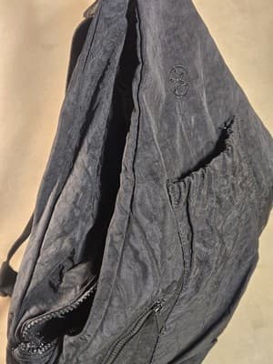 Gaiam Black Yoga Mat Tote Bag - Large Gear Carrier with Adjustable Mat Straps - Thumbnail 7
