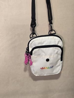 bolsa transversal adidas pride utility festival 3.0 - Thumbnail 2
