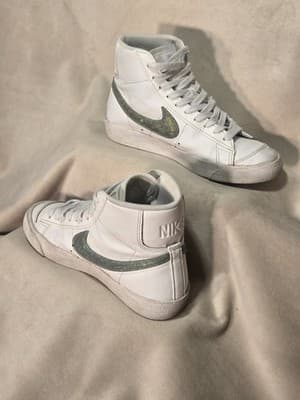 Size 6 - Nike Blazer '77 Essential Mid Glitter Swoosh - Dusty Sage W - Thumbnail 6