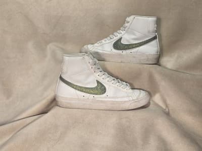 Size 6 - Nike Blazer '77 Essential Mid Glitter Swoosh - Dusty Sage W - Thumbnail 2