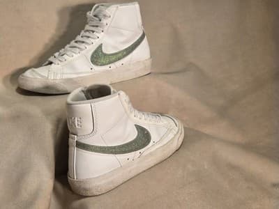 Size 6 - Nike Blazer '77 Essential Mid Glitter Swoosh - Dusty Sage W - Thumbnail 3