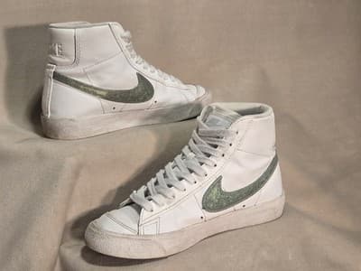 Size 6 - Nike Blazer '77 Essential Mid Glitter Swoosh - Dusty Sage W - Thumbnail 4