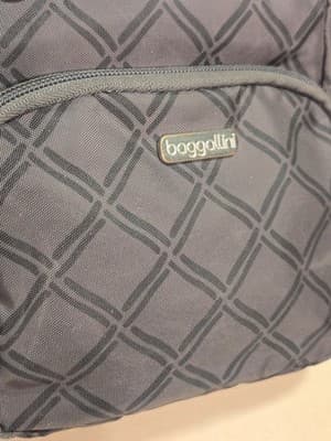 Baggallini Crossbody Purse Bag Travel Black & Dark Gray Geometric Print Small - Thumbnail 4