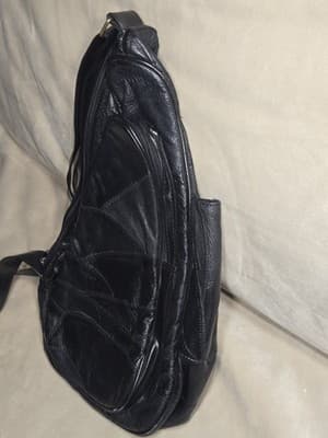 Comfort Carry-All Black Sling Backpack - Thumbnail 2