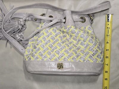 ELLIOTT LUCCA WOVEN LEATHER GRAY SHOULDER OR BUCKET BAG. EASY CLOSE DRAW STRINGS - Thumbnail 6