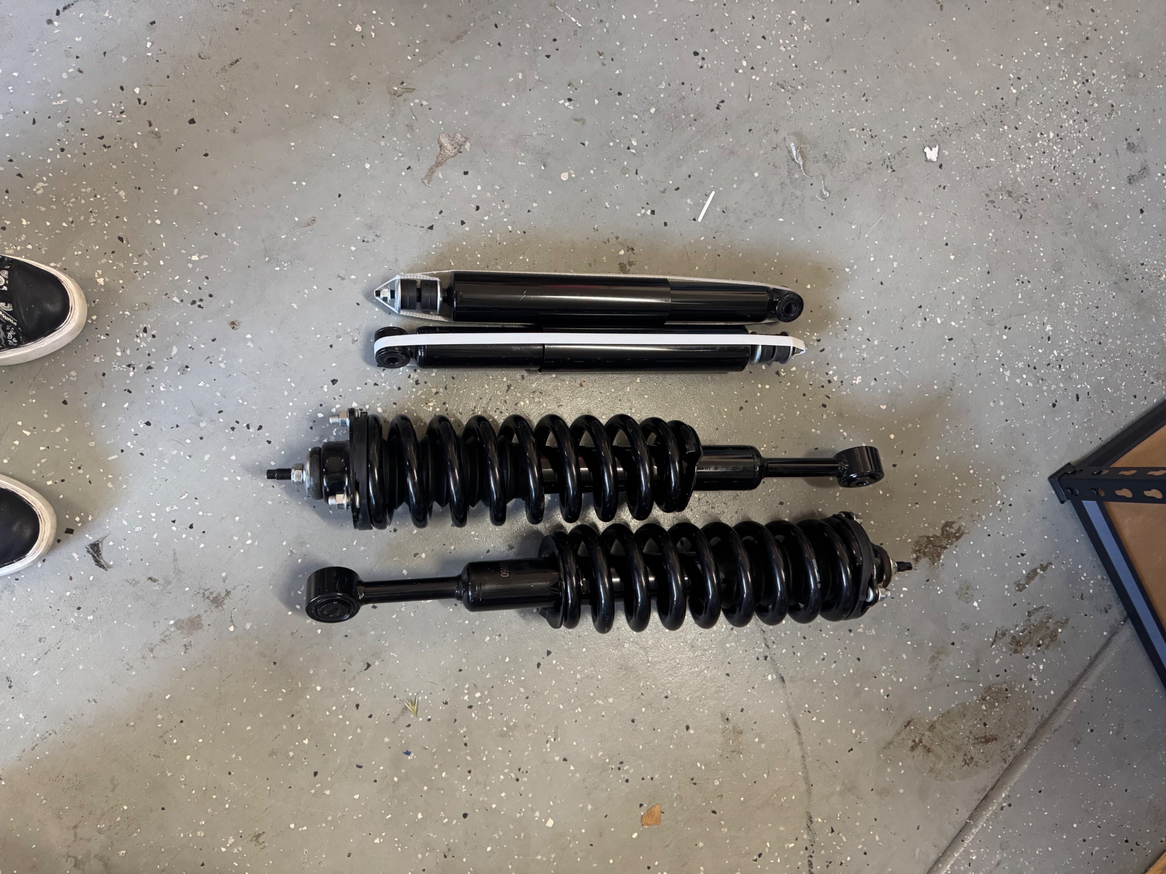 Detroit Axle - 4pc Struts Shocks for Toyota 1995-2004 Tacoma, 2 Front Struts with Coil Spring 2 Rear Shock Absorbers 1996 1997 1998 1999 2000 2001 2002 2003 Replacement Suspension Kit - Thumbnail 4