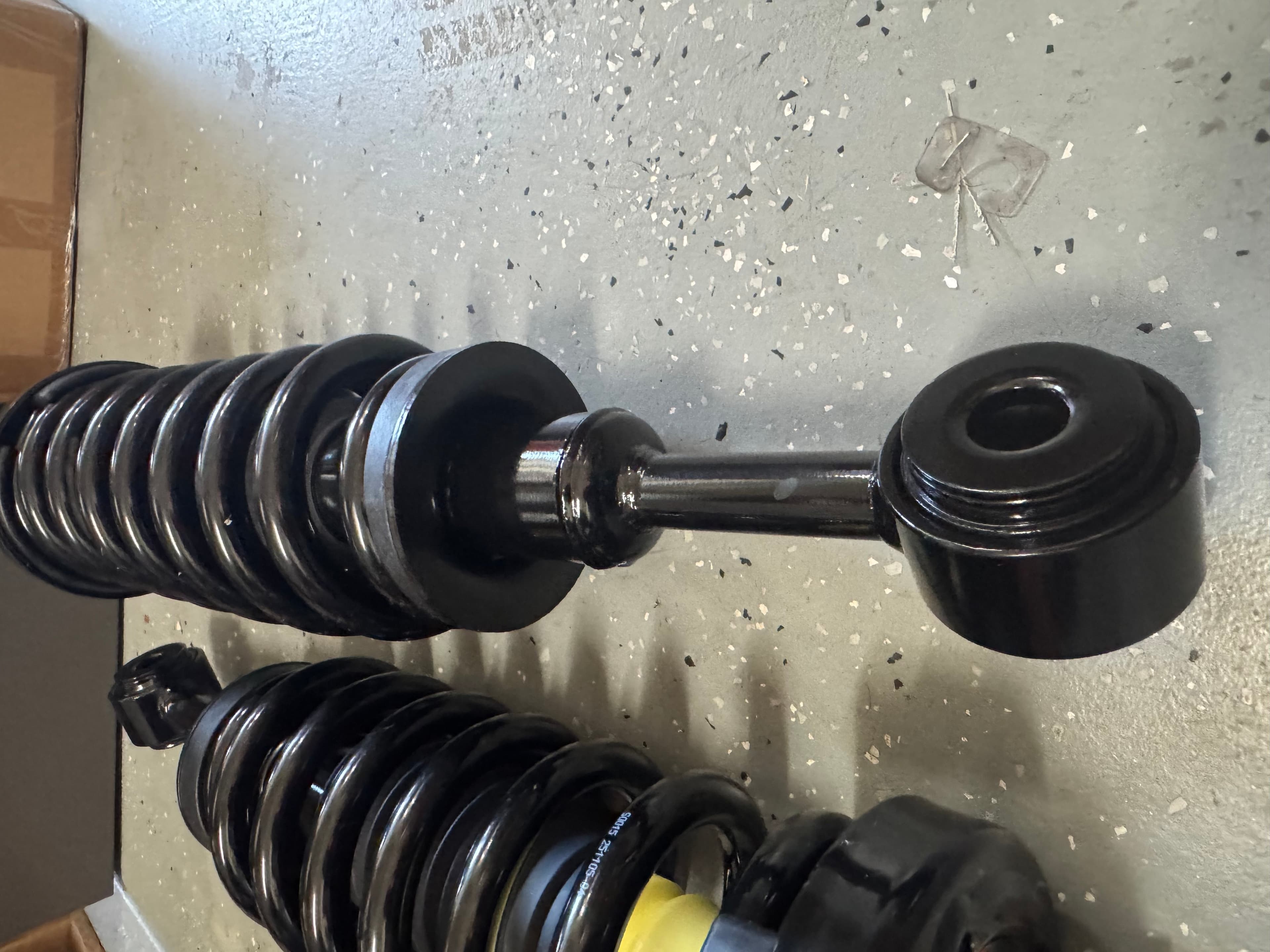 Front Strut Assembly with Coil Spring for Vehicle Suspension - Thumbnail 4