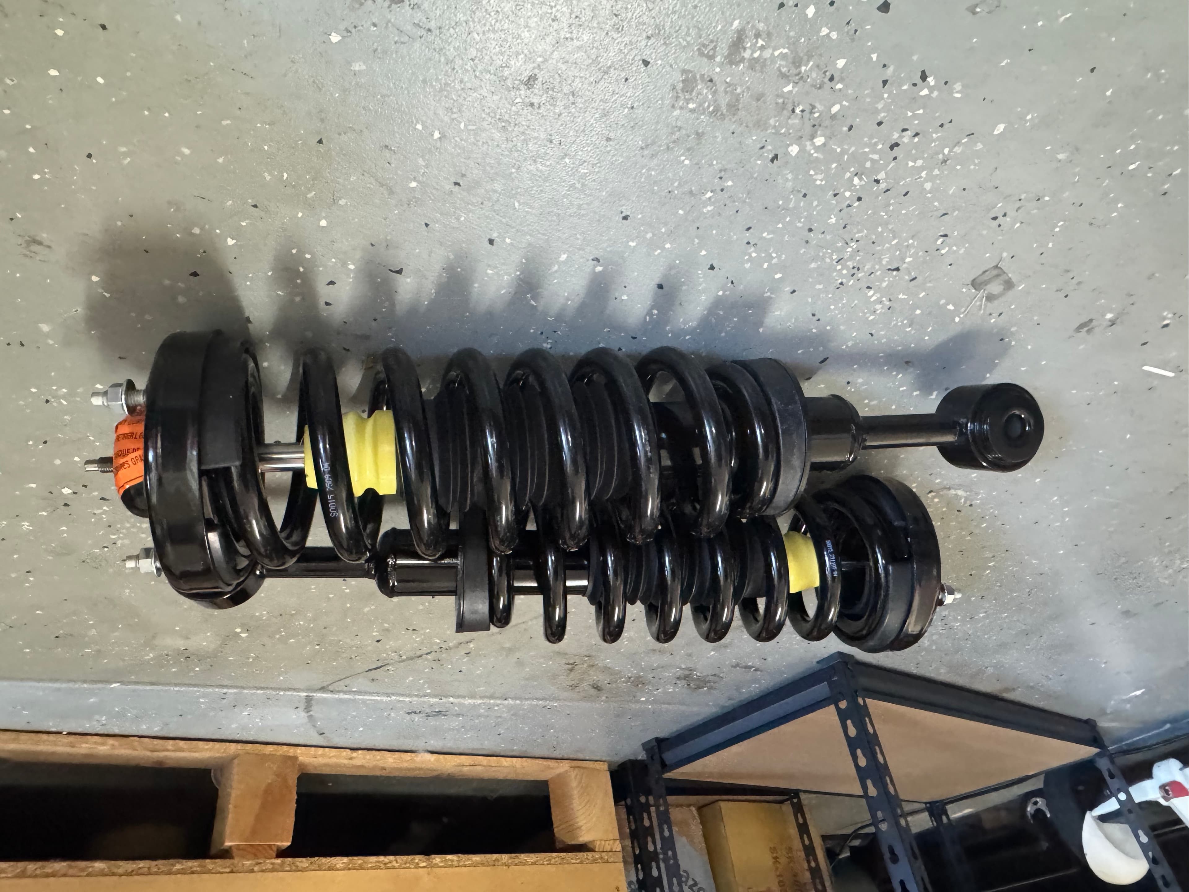 Front Strut Assembly with Coil Spring for Vehicle Suspension - Thumbnail 7