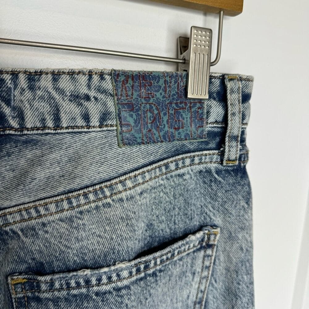 Free People Light Wash Distressed Straight Leg Jeans - Thumbnail 5