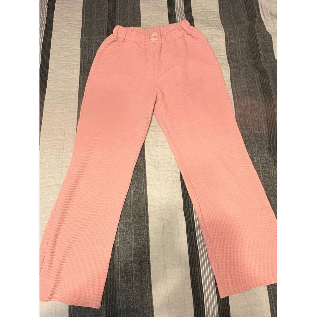 Comfrt Waffle Lounge Pants in Baby Pink - Thumbnail 2