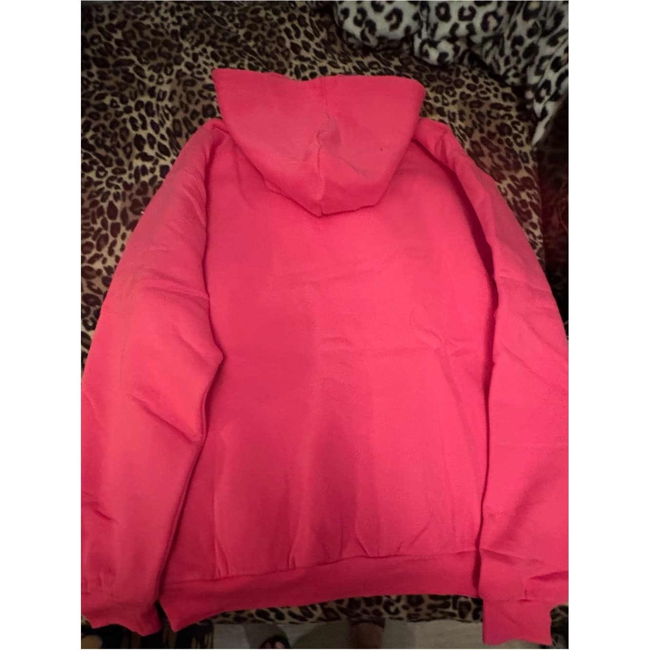 Comfrt Minimalist hoodie in Hot Pink - Thumbnail 3