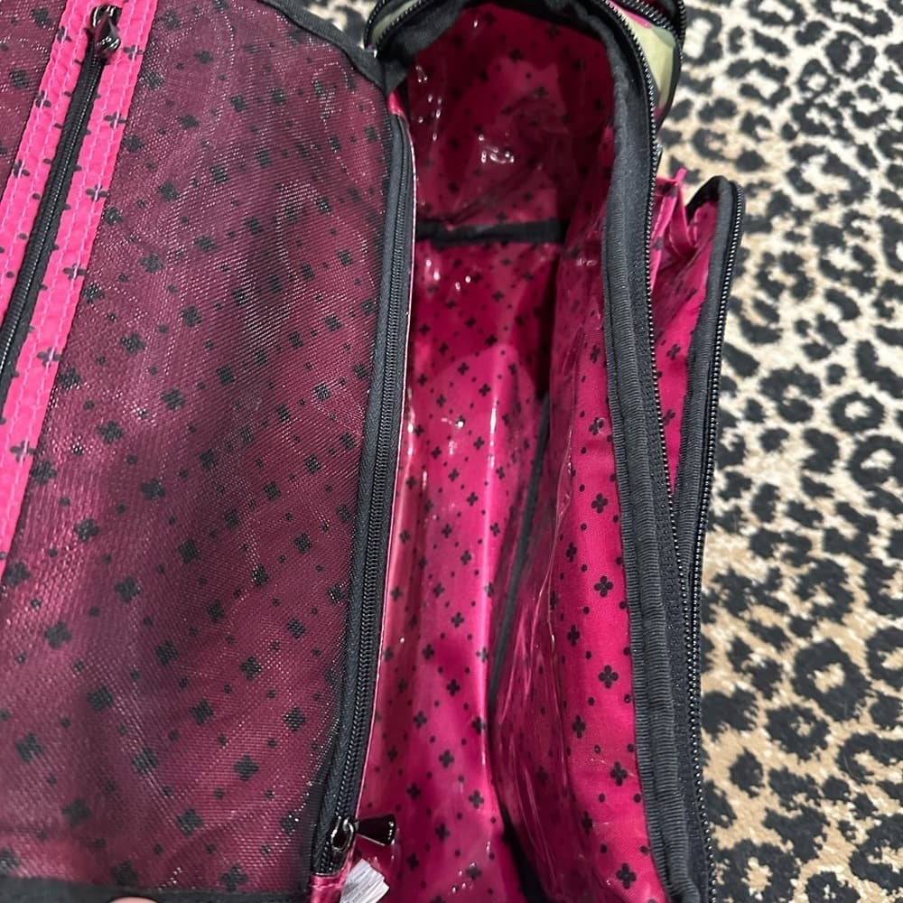 Lug Camo Trolley in Olive Green and Hot Pink - Thumbnail 5