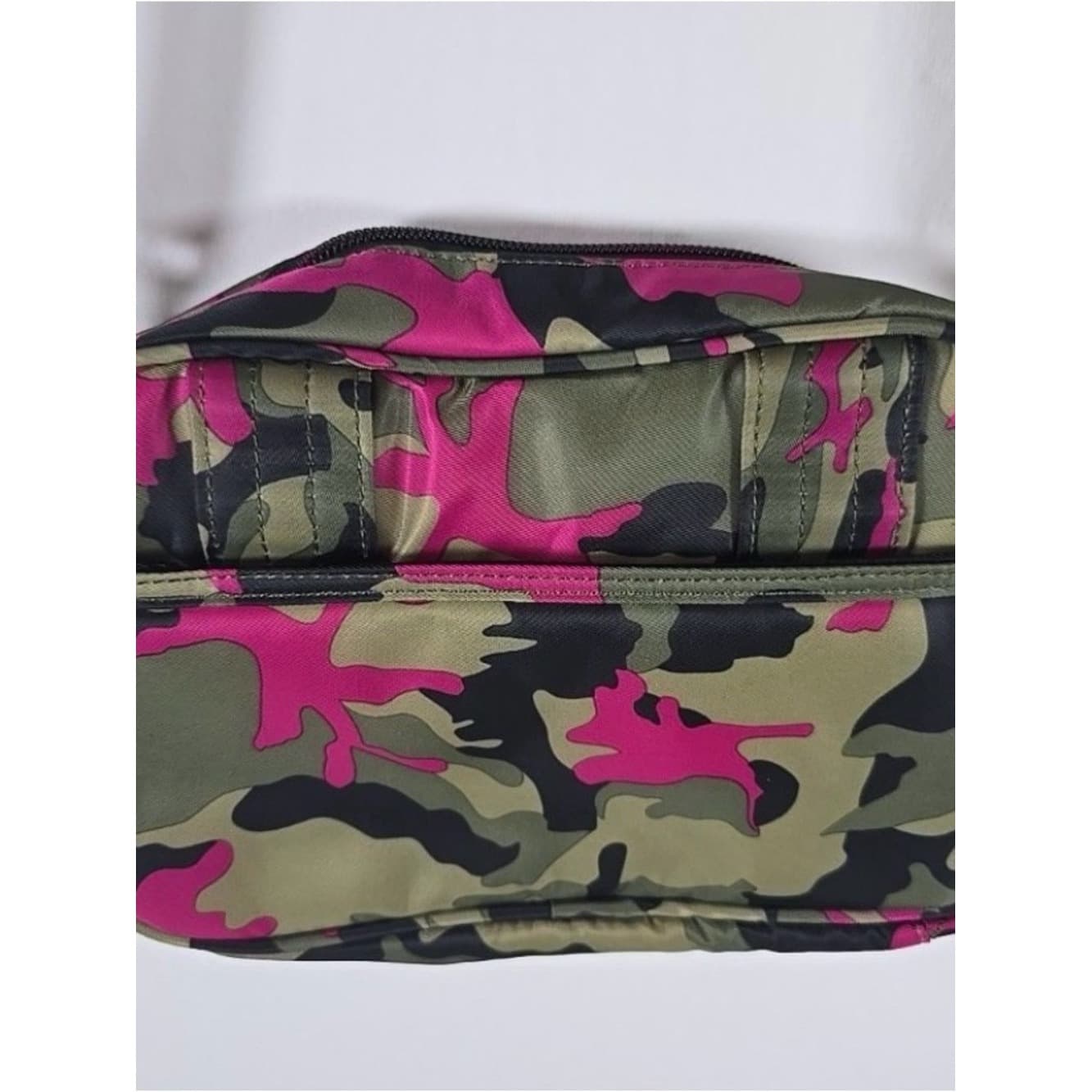 Lug Carousel Quilted Crossbody Bag in Pink Camo - Thumbnail 4