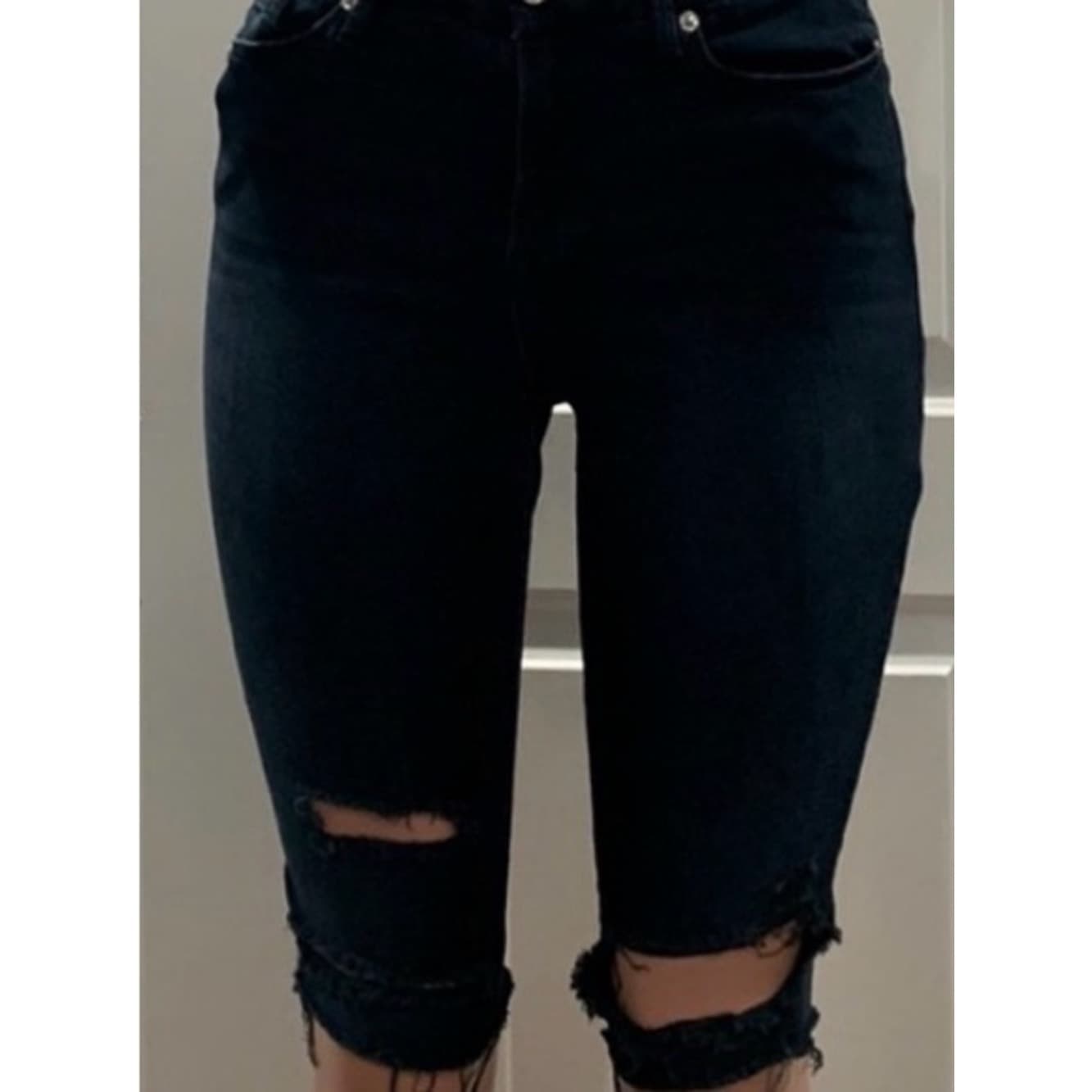 Good American Good Legs Distressed Cut Off Bermuda Shorts in Black - Thumbnail 4