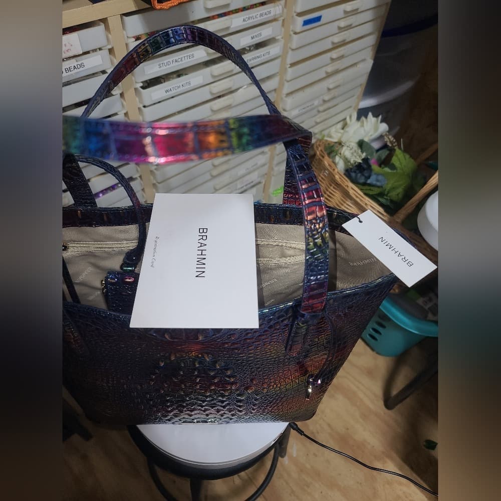 Brahmin Brooke TECHNICOLOR Irridescent Melbourne Purse with matching pouch - Thumbnail 5