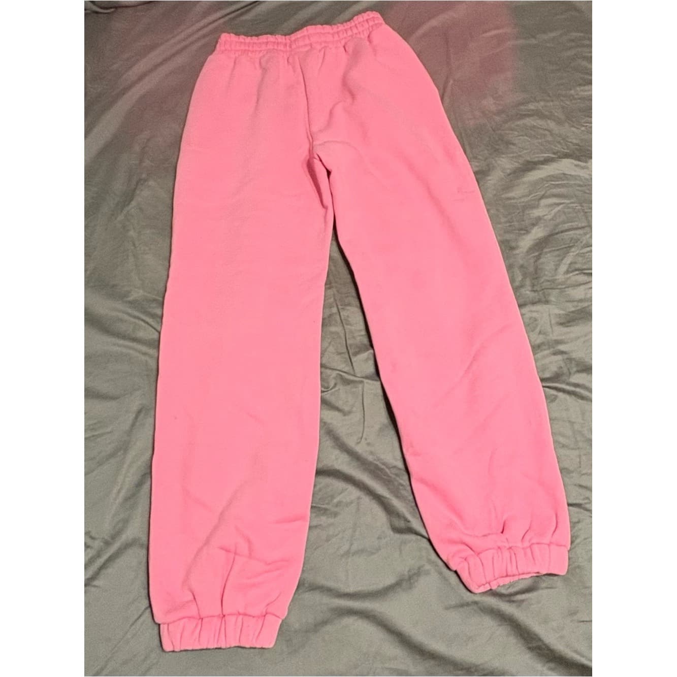 Comfrt minimalist sweats in Sorbet - Thumbnail 3