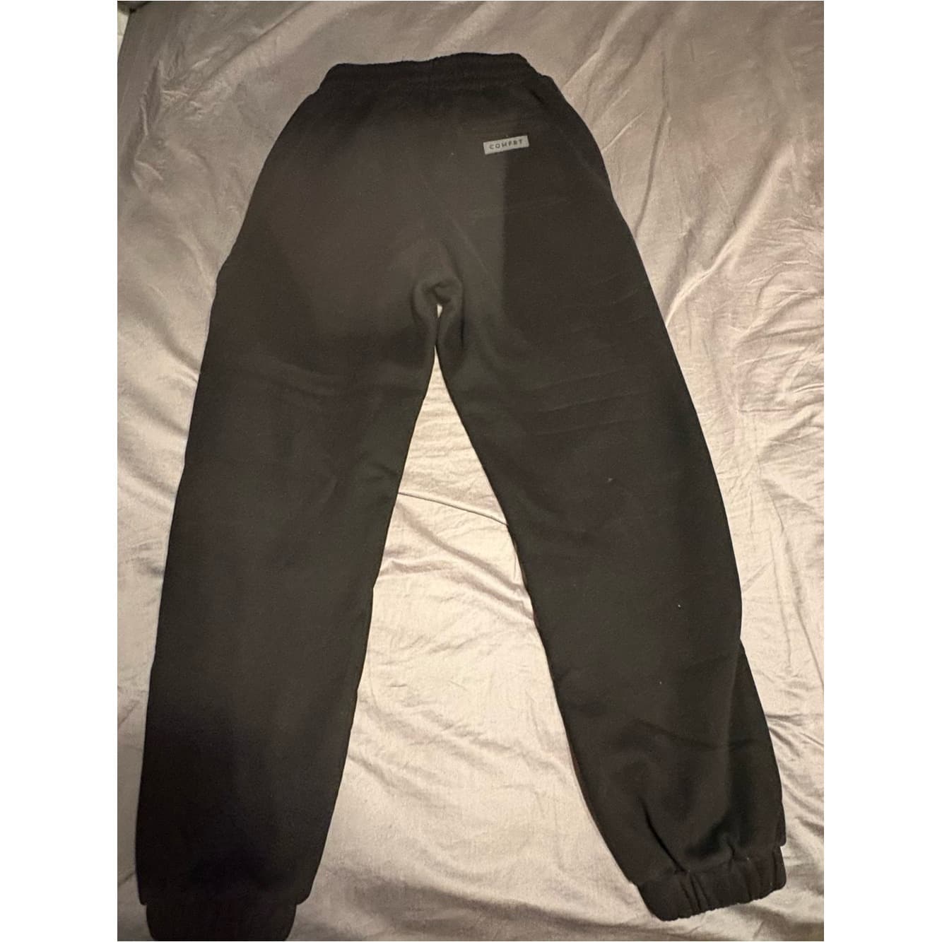 Comfrt Travel Essentials sweats in Black - Thumbnail 4