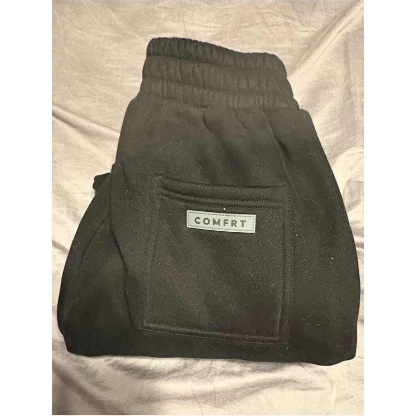 Comfrt Travel Essentials sweats in Black - Thumbnail 2