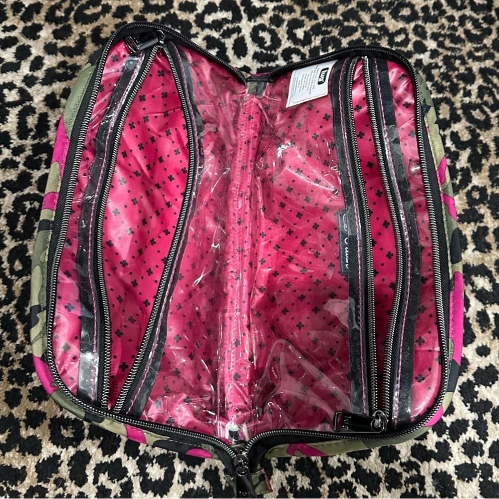 lug Olive Green and Hot Pink Camo Quilted Cosmetic Pouch - Thumbnail 2