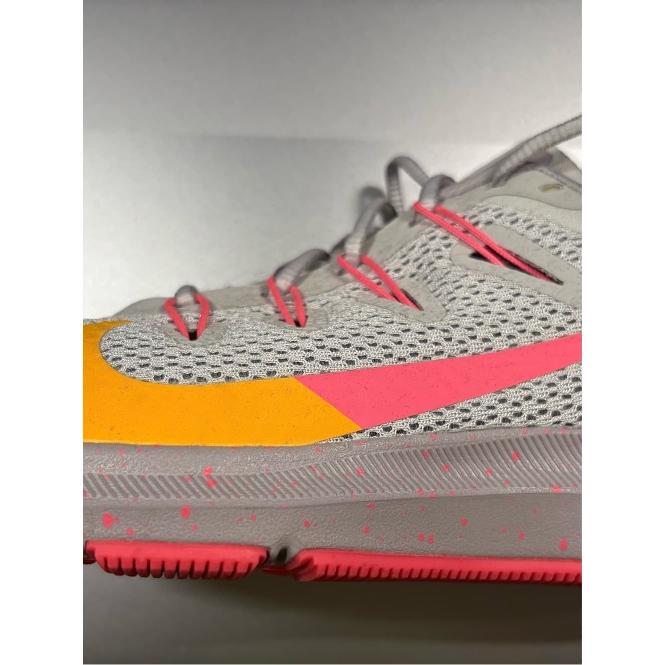 Nike Women's Light Gray Athletic Sneakers with Pink and Orange Accents - Thumbnail 4