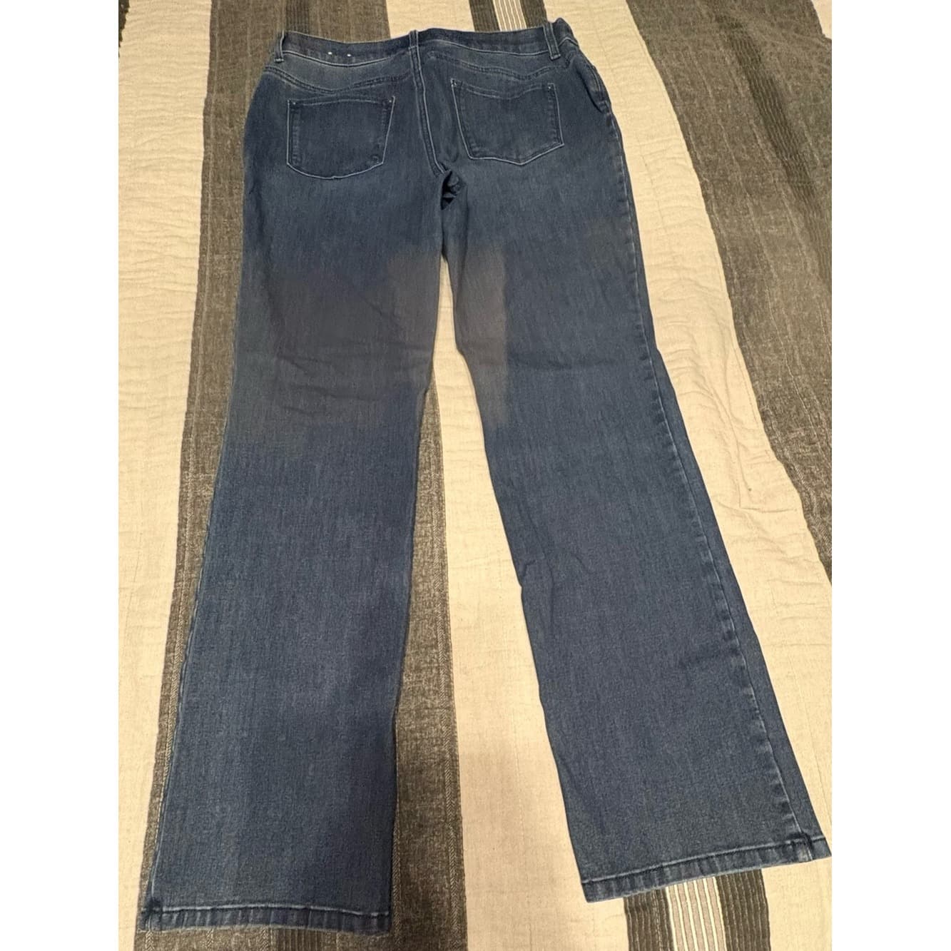 Chico's fabulously slimming jeans - Thumbnail 2