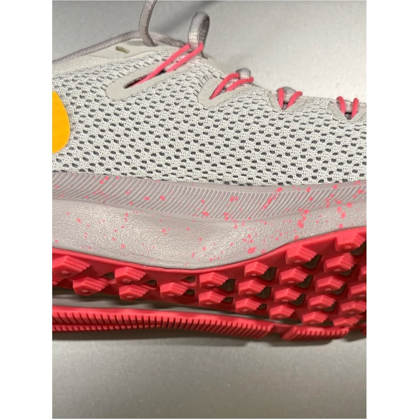 Nike Women's Light Gray Athletic Sneakers with Pink and Orange Accents - Thumbnail 5