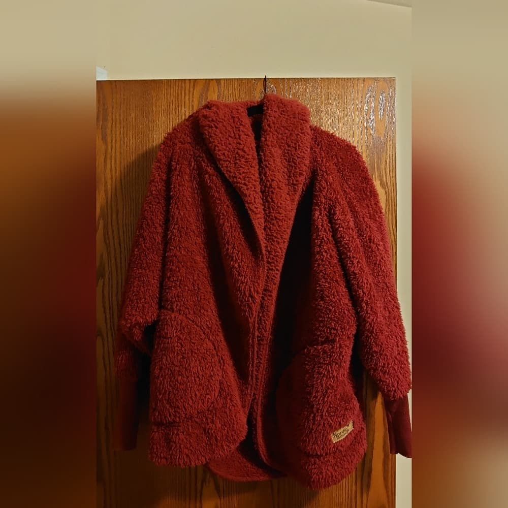 Nordic Beach Women's Red Plush Hooded Coat - Thumbnail 2