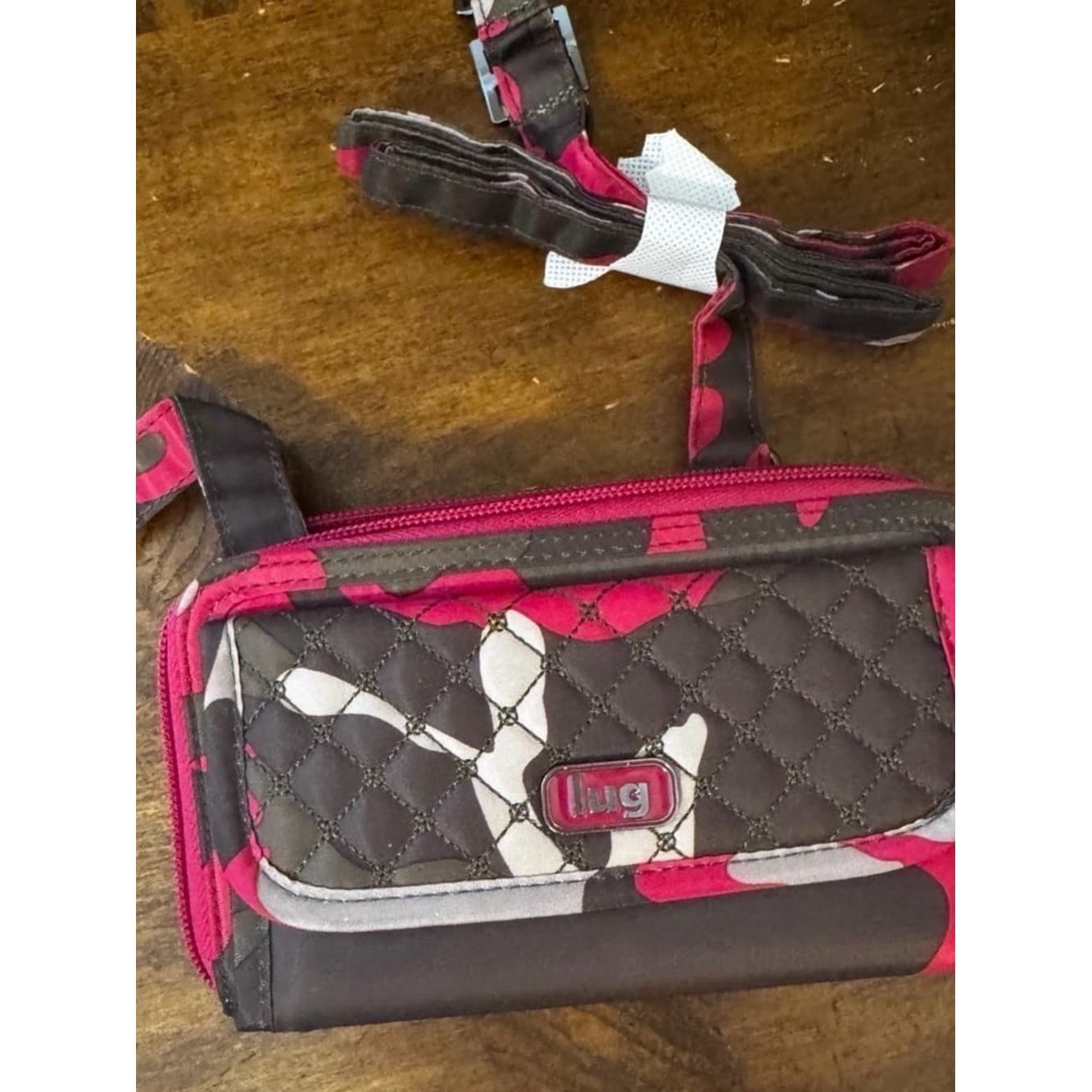Lug Pink Camouflage Crossbody/Wallet/ Wristlet - Thumbnail 4