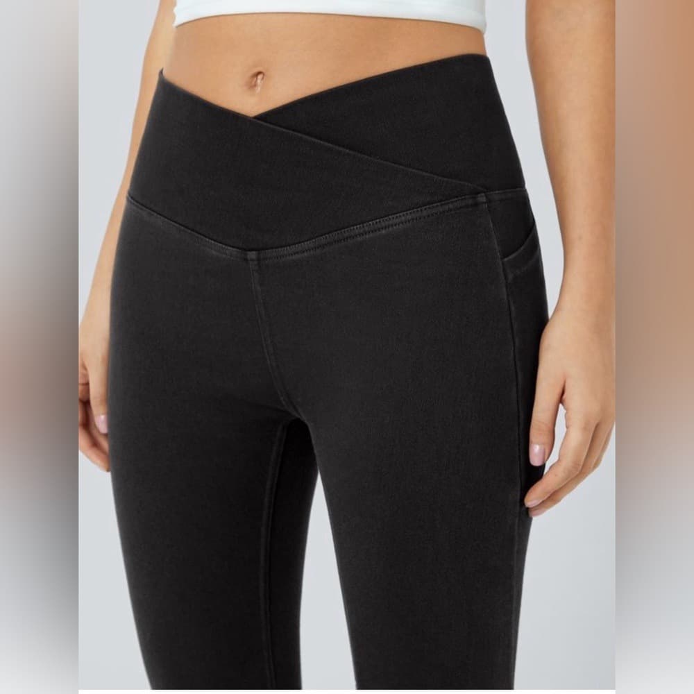 Halara Flex™ Crossover Pocket Denim Work Leggings in Black Denim Size M - Thumbnail 5