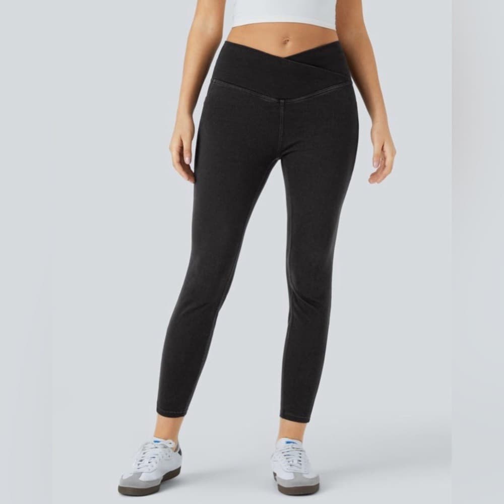 Halara Flex™ Crossover Pocket Denim Work Leggings in Black Denim Size M - Thumbnail 3