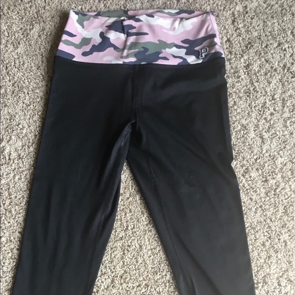 PINK Victoria's Secret Pink Camo Sports Bra & Black Leggings Set - Thumbnail 3