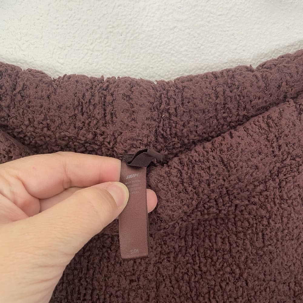 SKIMS Plush Sherpa Jogger Pants - Thumbnail 6