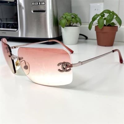 Chanel Pink Rhinestone Sunglasses 4017d Comes With Case Excellent Condition - Thumbnail 3